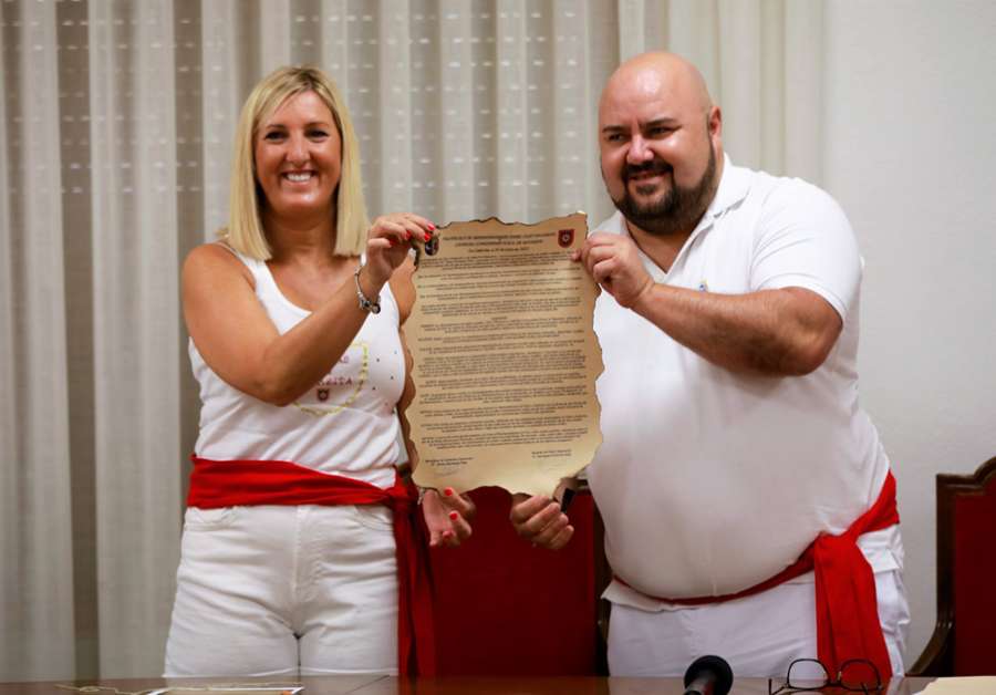 La firma del hermanamiento tuvo lugar en el Ayuntamiento de Cadreita