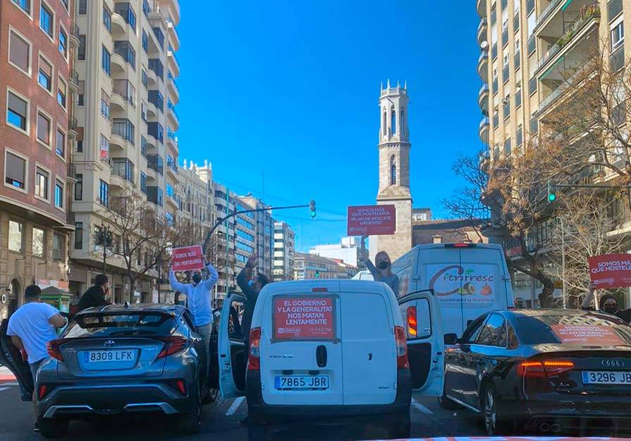 La caravana protesta ha discurrido por diversas calles de València