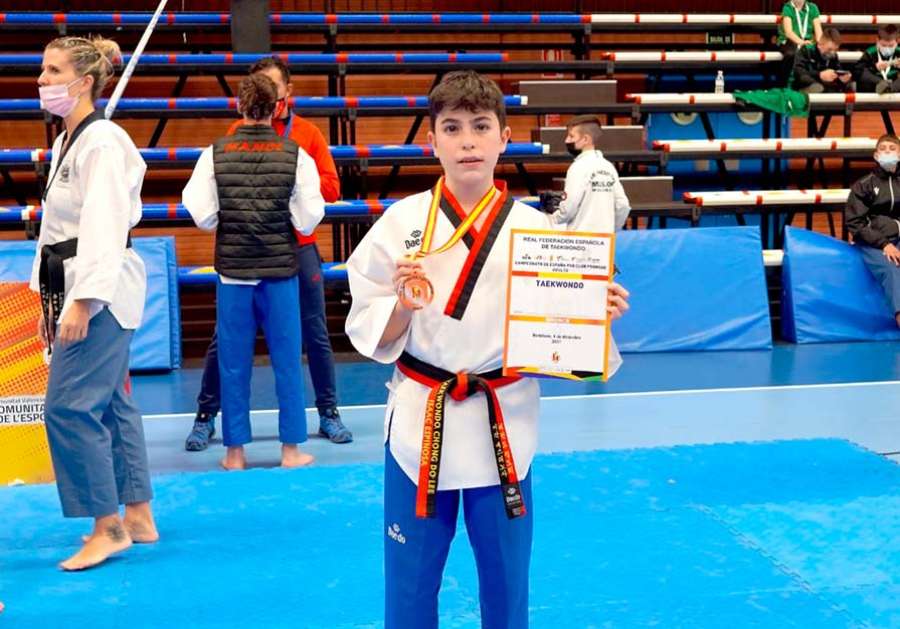 El joven taekwondista Isaac Espinosa logró la tercera posición en esta competición