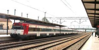 Renfe programa siete trenes especiales de Cercanías para asistir a las “Mascletaes” desde Sagunto