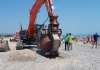 Comienzan los trabajos para adecuar la playa de Canet d'en Berenguer con la retirada de grava