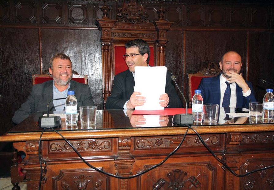 El alcalde de Sagunto junto al presidente de la Diputación, Jorge Rodríguez, y el vicepresidente, Toni Gaspar