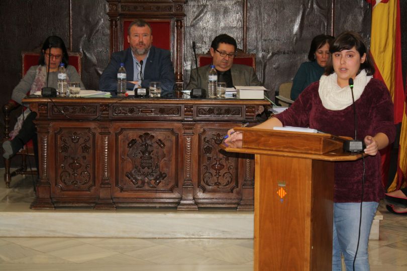 La concejal de Policía Local del Ayuntamiento de Sagunto, Roser Maestro, durante una intervención en el plenario