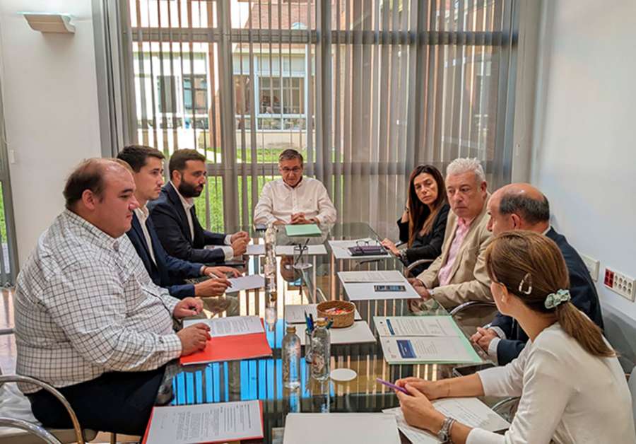 Darío Moreno y los ediles de Sagunto se han reunido con representantes de la Conselleria de Educación