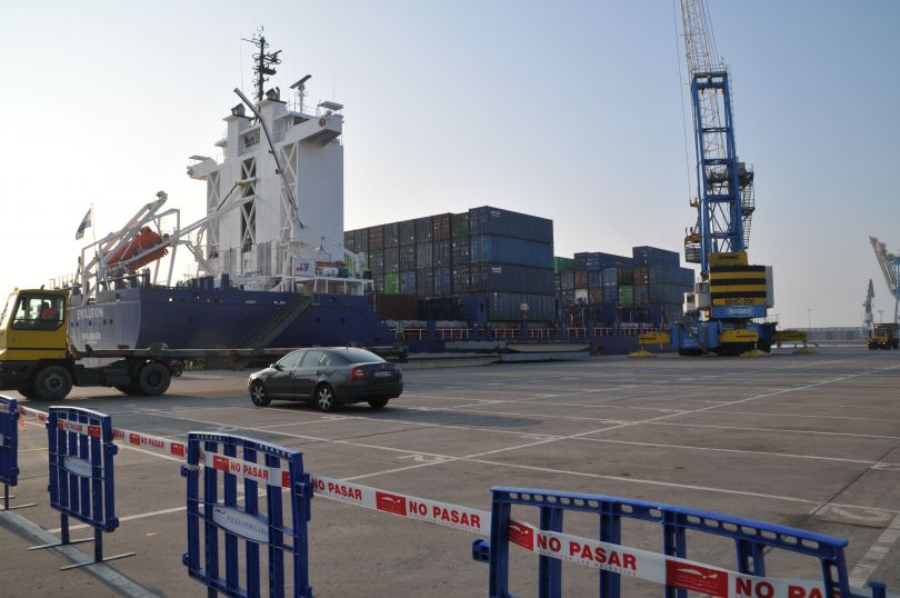 El tráfico total del puerto de Sagunto retrocede un 3,17% en septiembre con respecto a 2015