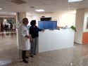 El gerente, José Luis Chover, ha visitado las instalaciones de Medicina Interna