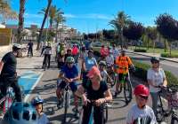 Más de 150 personas participan en la marcha ciclista por la movilidad sostenible de Canet