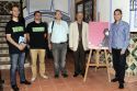 Los participantes del proyecto junto al alcalde y el presidente de Fundación Bancaja