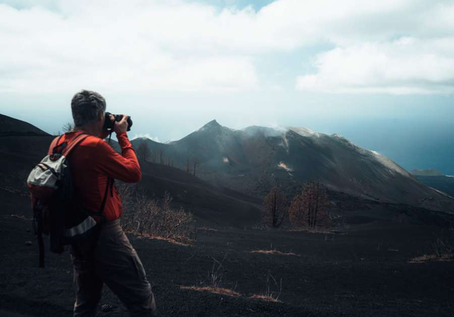 Los visitantes pueden descubrir el nuevo volcán de La Palma (Foto: Alejandro de Paz)
