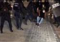Los policías cargaron contra los manifestantes que mostraban su rechazo por el encarcelamiento de Pablo Hasél