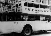 Omnibus número 11 de la flota, propulsado por gasógeno, que disponía de primera y segunda clase