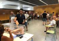 Sobre las 12 horas se han producido algunas colas en algunos colegios electorales de la comarca