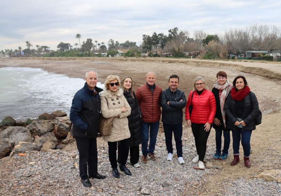La presidenta de CS en la Comunidad Valenciana, Mamen Peris, ha conocido de cerca el estado de las playas del norte de Sagunto