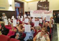 El colectivo de mayores traslado su indignación al pleno municipal por los prolongados retrasos