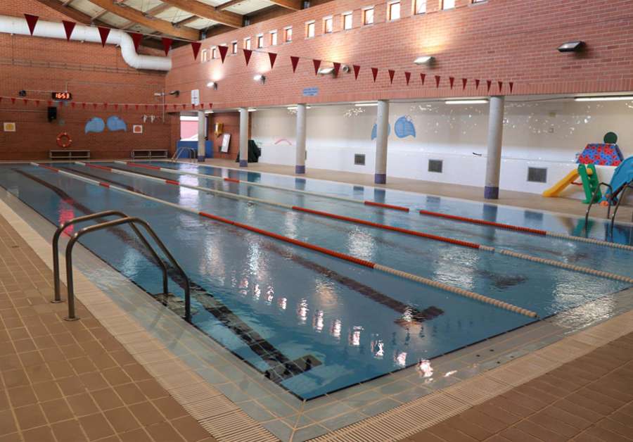 Estas instalaciones de la piscina han sufrido un gran desgaste a lo largo de los años