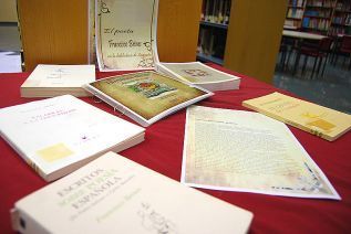 Las bibliotecas de Sagunto homenajean al poeta Francisco Brines en el Día del Libro 