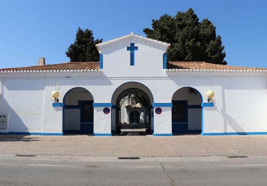 Imagen de archivo de la entrada del cementerio de Puerto de Sagunto