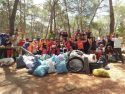 Cerca de 70 personas limpian los montes de Gilet