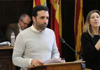 El alcalde de Sagunto y concejal de Igualdad, Darío Moreno, fue el encargado de leer el texto de la moción