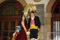 La reina y el presidente de la Cara de Aragón durante la ofrenda de ayer