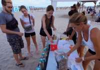 Jornada de limpieza y concienciación en la playa Racó del Mar de Canet d’en Berenguer