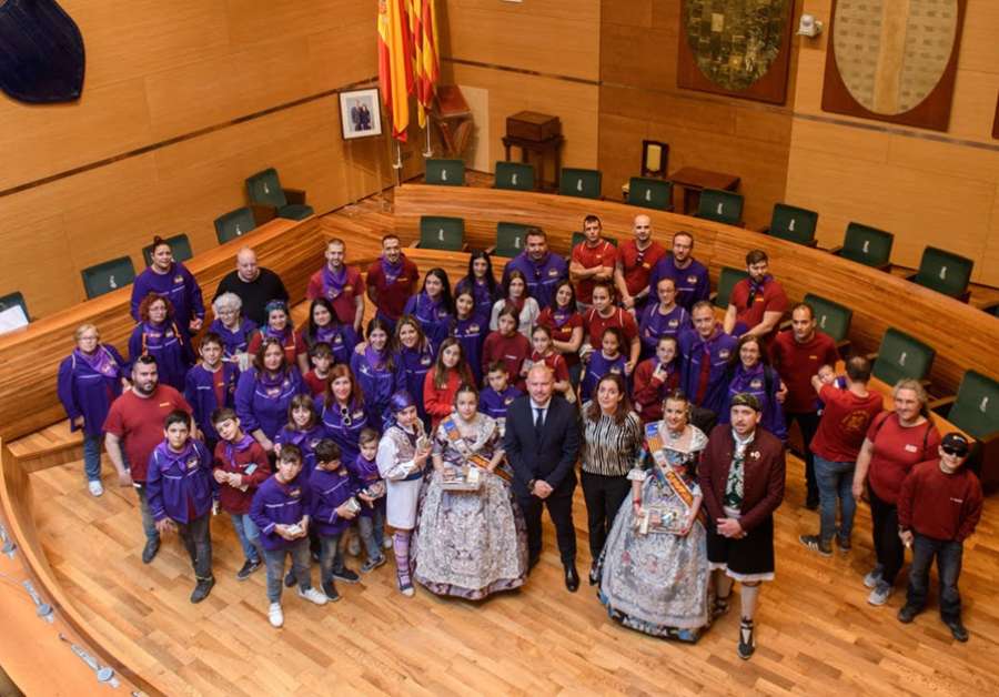 Esta comisión de Les Valls acudió hace algunos días a visitar la Diputación de València