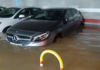 El agua ha entrado en el habitáculo de los vehículos estacionados