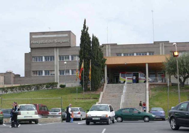 entrada principal del hospital comarcal