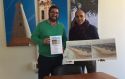 El alcalde, Leandro Benito, y el edil Rafa Corresa muestran el proyecto