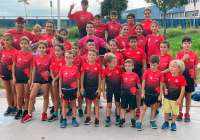 La escuela de triatlón Huracán Puerto Sagunto arranca la temporada con medio centenar de deportistas