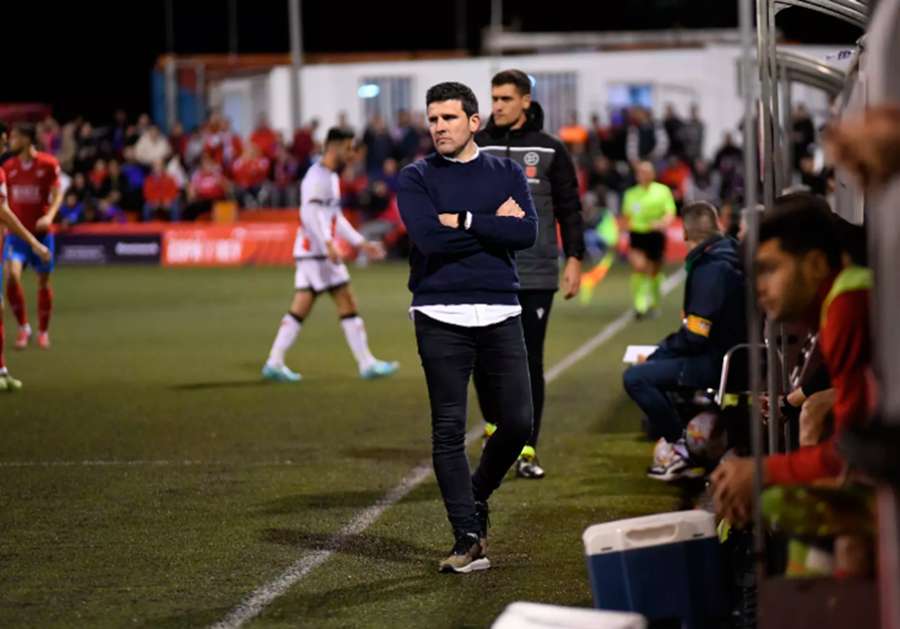 Gerard Albadalejo deja de ser el entrenador del conjunto romano (Foto: Atlético Saguntino)