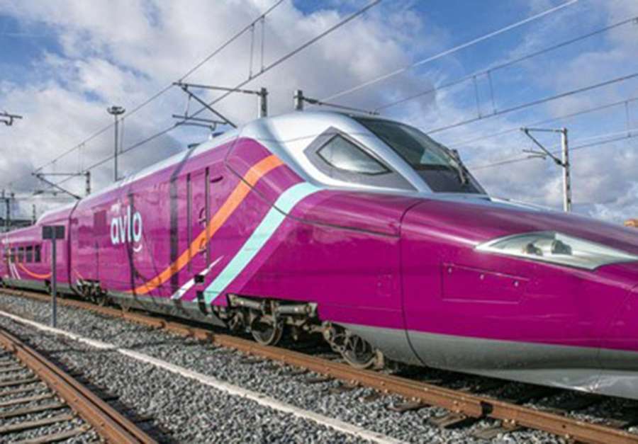 Renfe lanza una campaña de 30.000 plazas promocionales para viajar en trenes AVE y Avlo durante las Fallas