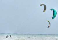 ‘Surcando las olas’, una exposición fotográfica sobre surf, windsurf y kitesurf