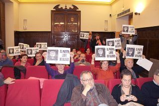La protesta contra los malos olores llega al Pleno del Ayuntamiento