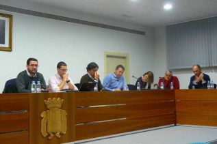 Imagen de la sesión plenaria celebrada ayer en el Ayuntamiento de Canet d’En Berenguer