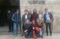 Representantes del Consejo de la Infancia de Sagunto a las puertas de las Cortes Valencianas