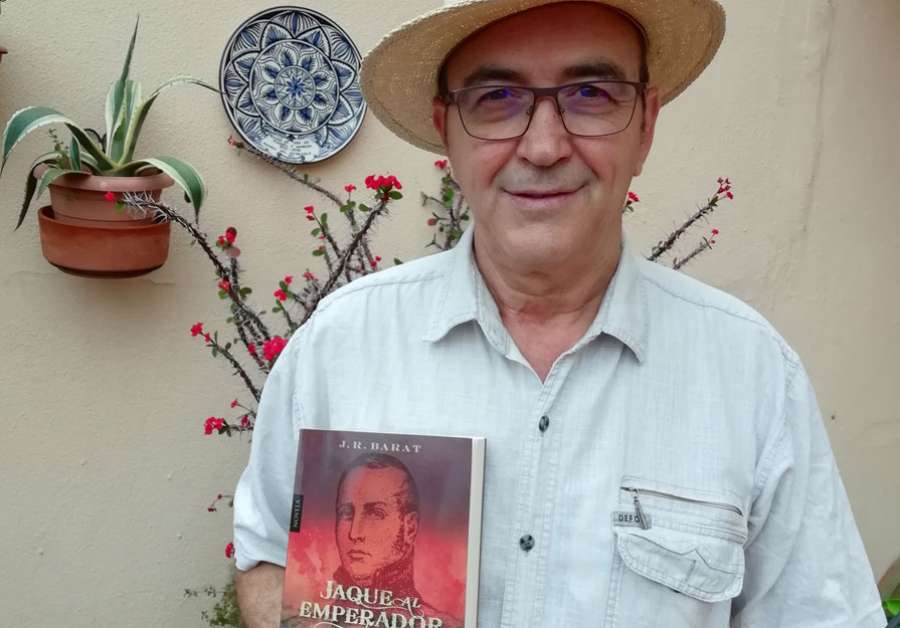 El autor valenciano le ha dedicado su último libro al héroe saguntino, José Romeu