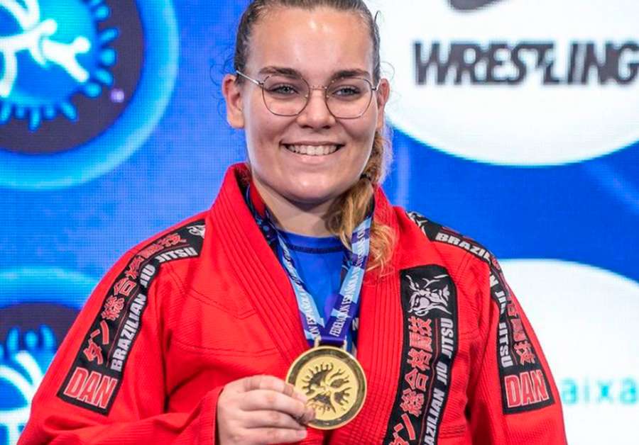 La luchadora del Ares, Nayla Adell, logra la medalla de oro mundial