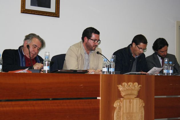 Imagen de la sesión plenaria celebrada ayer en el Ayuntamiento de Canet d’En Berenguer