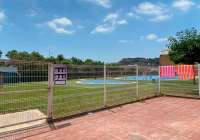 La piscina de verano junto al René Marigil ha permanecido cerrada durante todo el mes de junio
