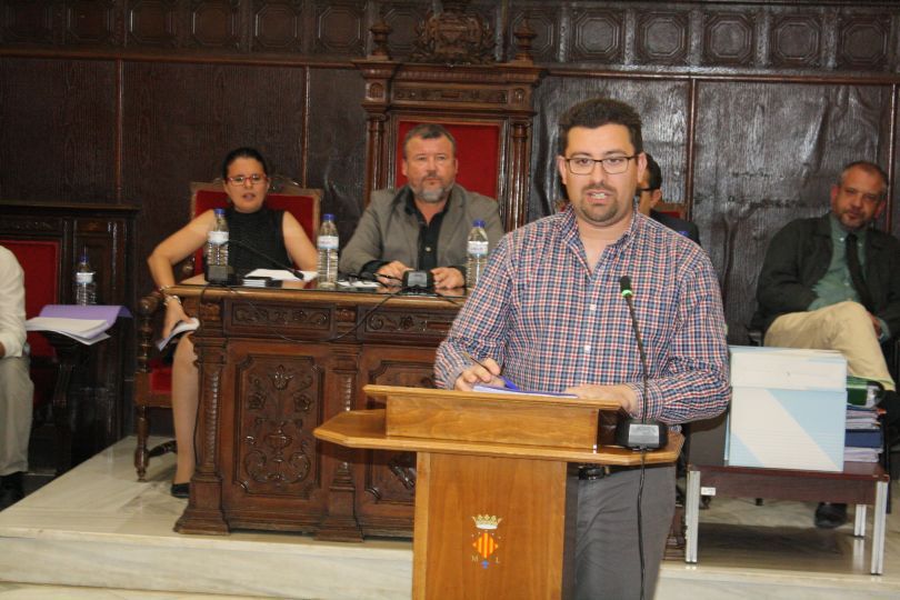 El concejal de Personal, Sergio Moreno, durante su intervención en un pleno municipal