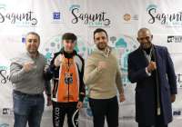 El boxeador local Mounir Ait Ahmed recibe el reconocimiento del Ayuntamiento de Sagunto